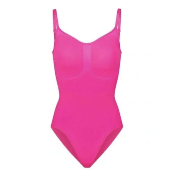 SKIMS Seamless Sculpt Thong Bodysuit in Neon Flamingo Pink - Size 4XL - Picture 1 of 14